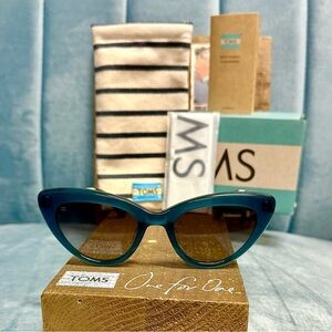 Brand New TOMS “Willow” Teal Green Cat-eye Sunglasses